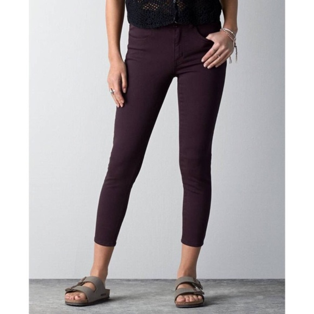 American Eagle hi-rise jegging crop in maroon